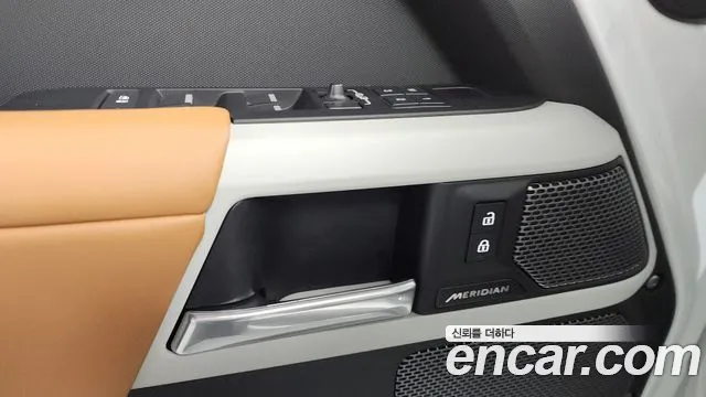 Land Rover Defender Defender (L663) 110 P300 X-Dynamic SE — Фото автомобиля 25