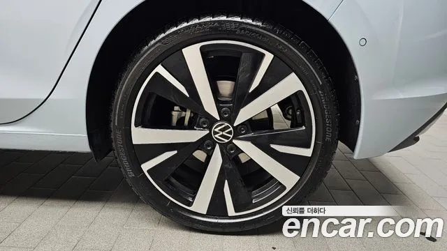 Volkswagen Golf Golf 8 поколение 2.0 TDI Prestige — Фото автомобиля 16
