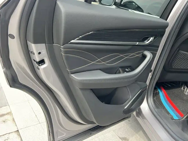 Geely Xingyue L — Фото автомобиля 7