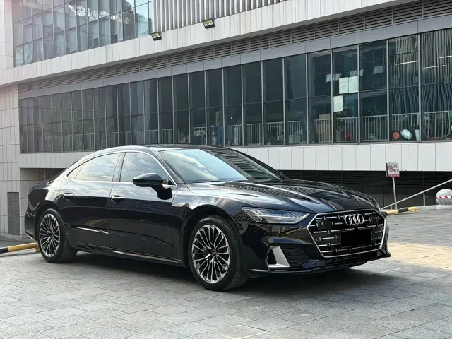 Audi A7L — Фото автомобиля 2