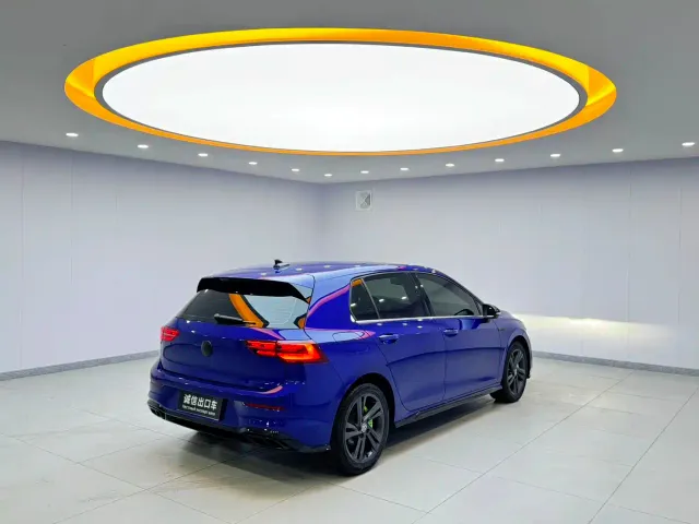 Volkswagen Golf — Фото автомобиля 6