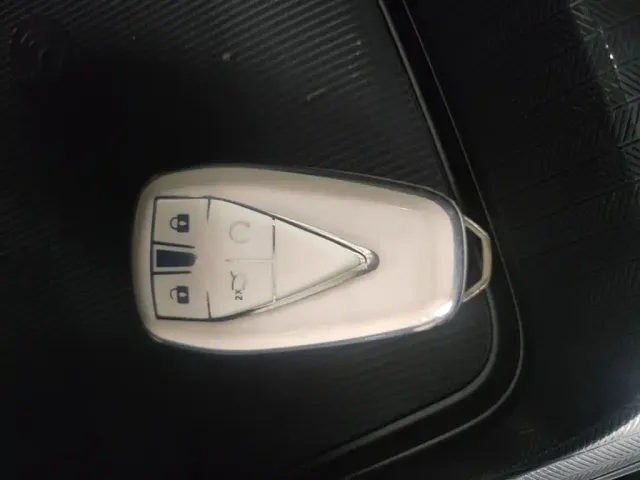 Changan Lamore — Фото автомобиля 16
