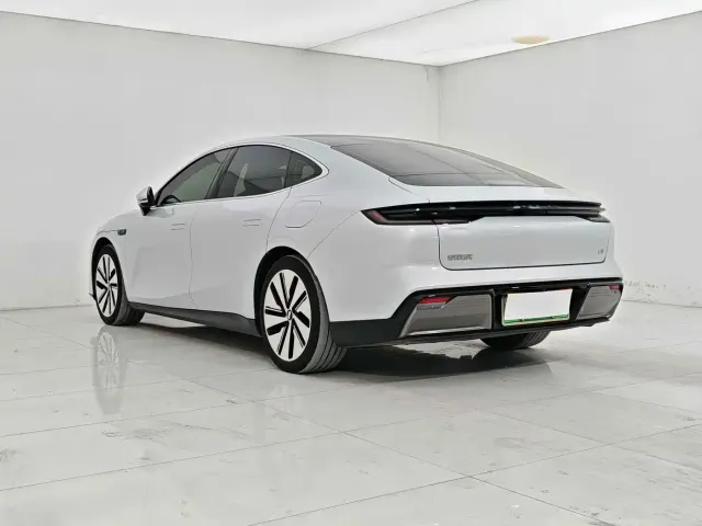 Geely Galaxy Galaxy E8 2024 550km RWD MAX — Фото автомобиля 4