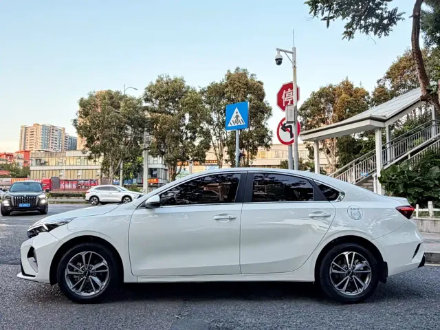Kia K3 — Фото автомобиля 4