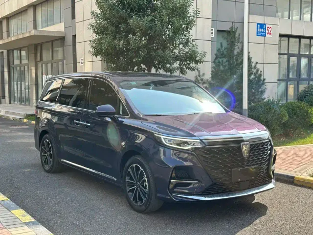 Roewe iMAX8 — Фото автомобиля 3