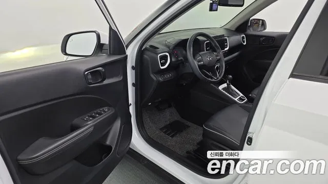 Hyundai Venue — Фото автомобиля 10