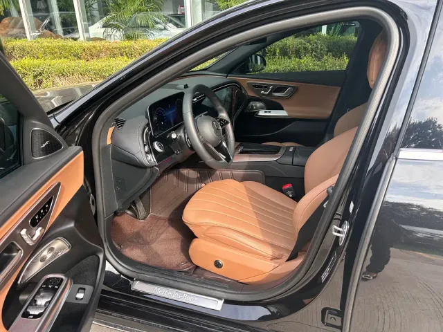 Mercedes-Benz E-Class — Фото автомобиля 7