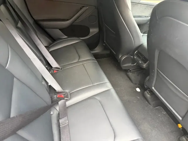 Tesla Model Y — Фото автомобиля 7