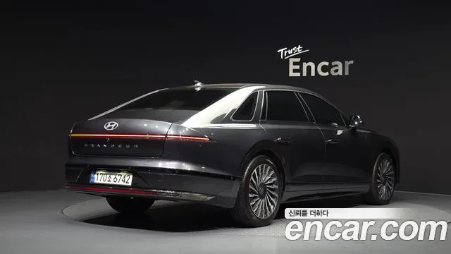 Hyundai Grandeur GN7 — Фото автомобиля 2