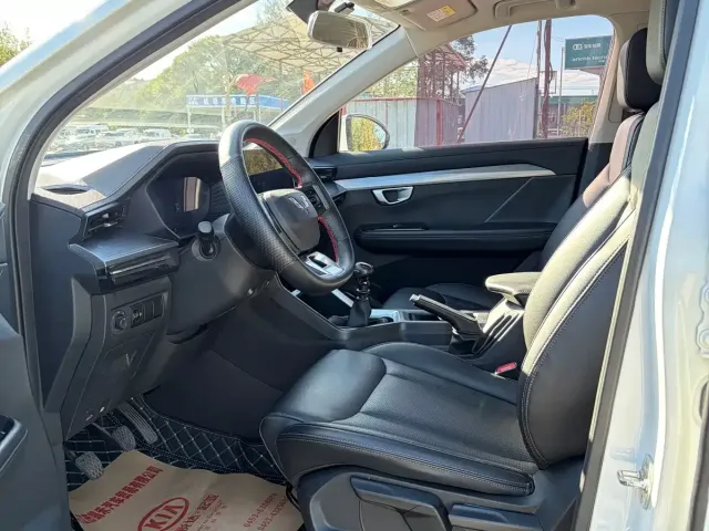 Wuling Asta — Фото автомобиля 5