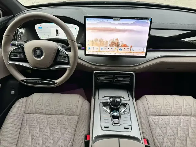 BYD Tang — Фото автомобиля 5