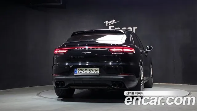 Porsche Cayenne — Фото автомобиля 4