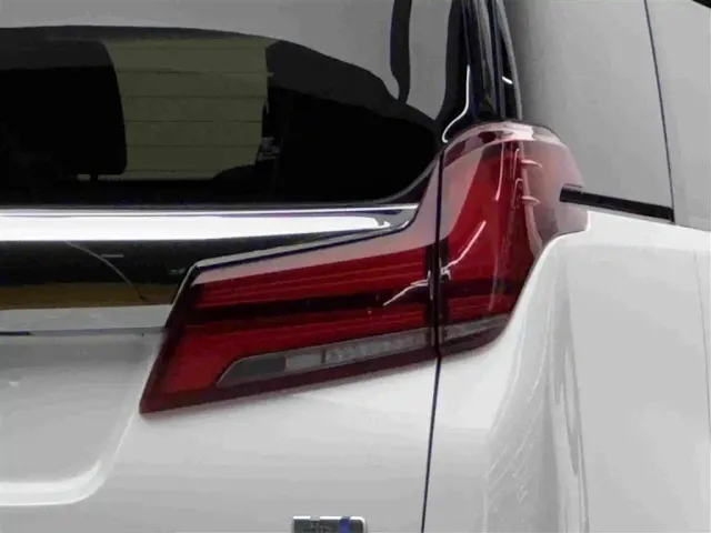 Toyota Alphard — Фото автомобиля 6