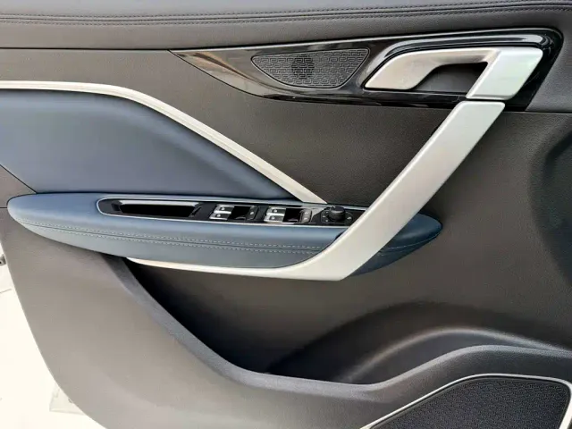 Geely Jiaji — Фото автомобиля 10