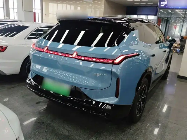 Lynk & Co 08 EM-P — Фото автомобиля 6