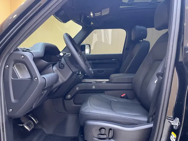 Land Rover Defender — Фото автомобиля 4