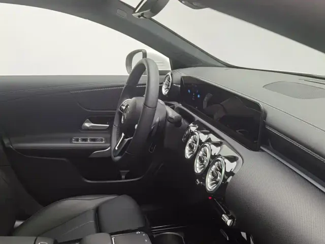 Mercedes-Benz A-Class — Фото автомобиля 22