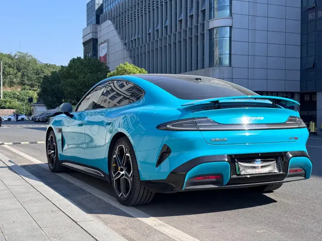 Xiaomi SU7 — Фото автомобиля 10