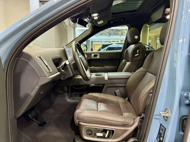 Li Auto L9 — Фото автомобиля 16