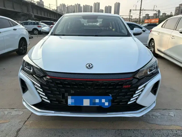 Dongfeng Yixuan MAX — Фото автомобиля 2