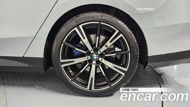 BMW 5-Series 5 серия (G60) 530i xDrive M Sport — Фото автомобиля 15