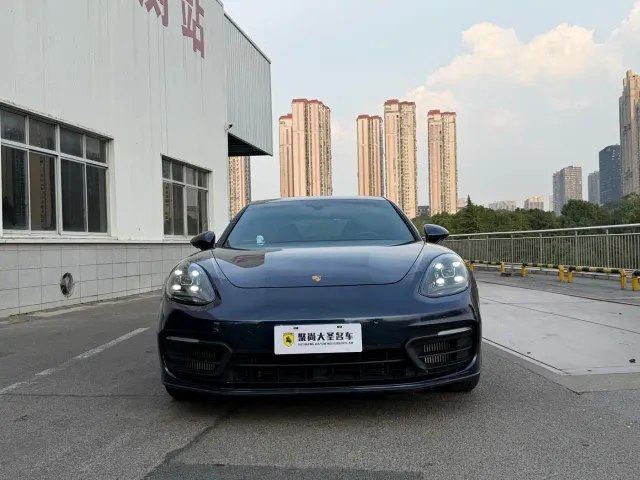 Porsche Panamera — Фото автомобиля 2