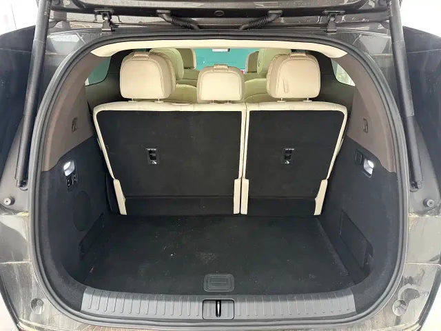 Li Auto MEGA — Фото автомобиля 6