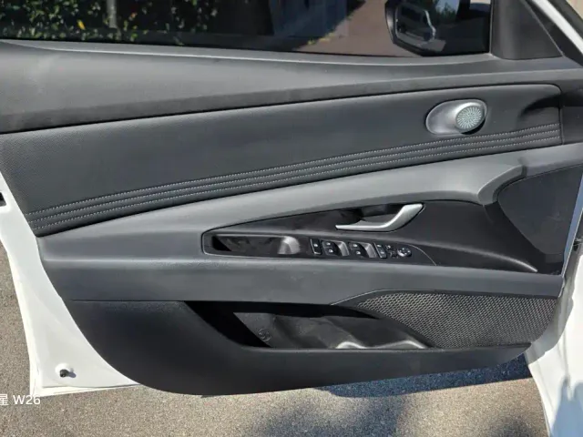 Hyundai Elantra — Фото автомобиля 7
