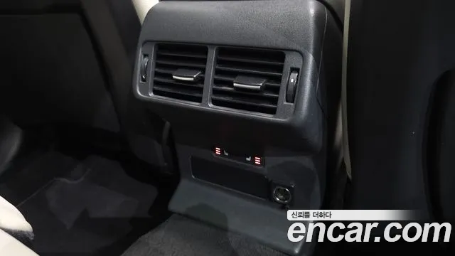Land Rover Range Rover Velar Range Rover Velar 2.0 P250 R-Dynamic SE — Фото автомобиля 22