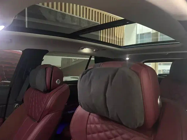 Hongqi E-HS9 — Фото автомобиля 9