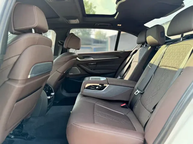 BMW 5 Series — Фото автомобиля 7