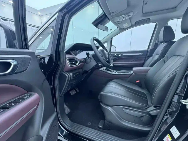 GAC Trumpchi M6 — Фото автомобиля 7