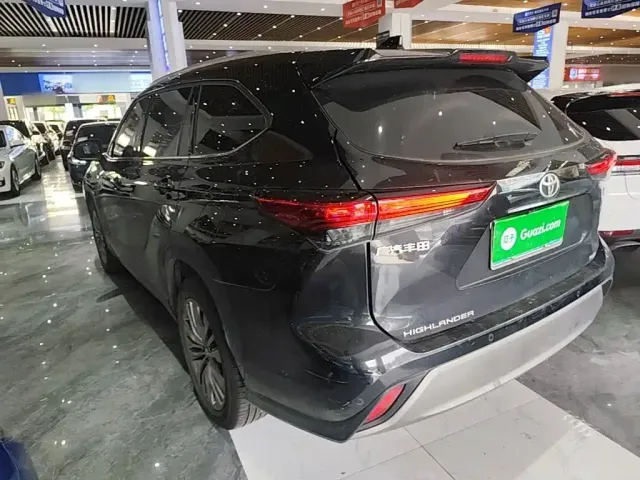 Toyota Highlander 2022 380T 4WD Premium 7-Seater — Фото автомобиля 4