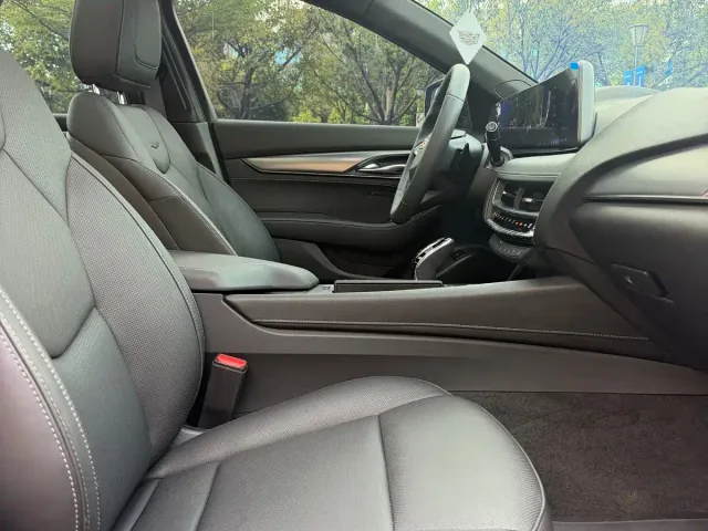 Cadillac CT5 — Фото автомобиля 10