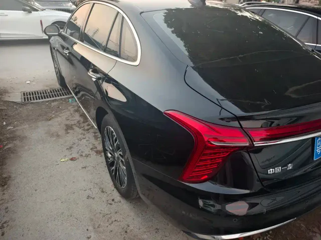 Hongqi H5 — Фото автомобиля 5