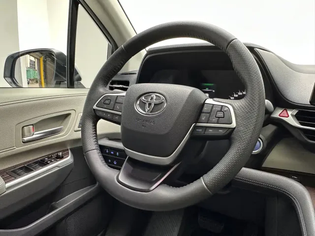 Toyota Granvia — Фото автомобиля 10