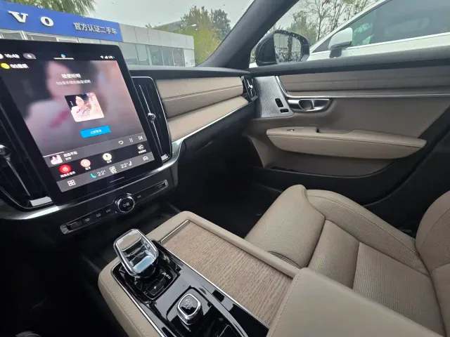 Volvo S90 — Фото автомобиля 18