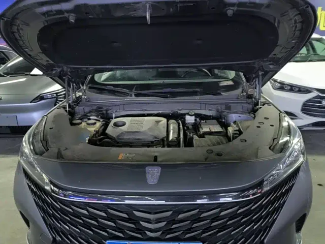 Roewe RX5 — Фото автомобиля 19