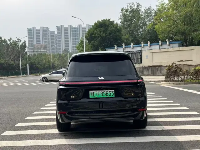 Li Auto L9 — Фото автомобиля 8