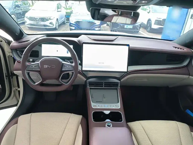 BYD Seal 07 DM-i — Фото автомобиля 9
