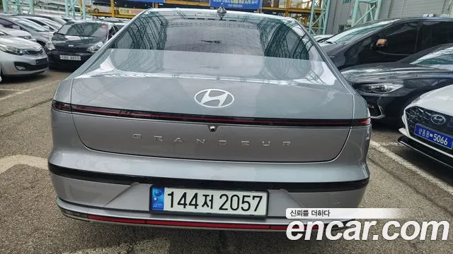Hyundai Grandeur Grandeur (GN7) 2.5 Бензин 2WD — Фото автомобиля 2