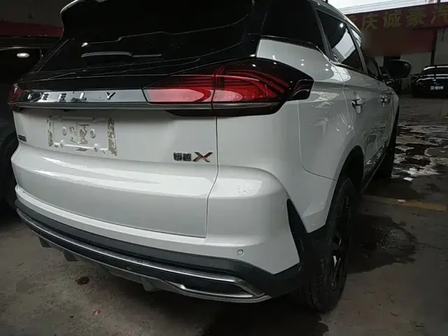 Geely Boyue — Фото автомобиля 7
