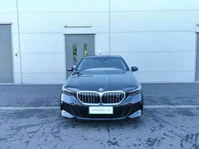 BMW i5 — Фото автомобиля 13