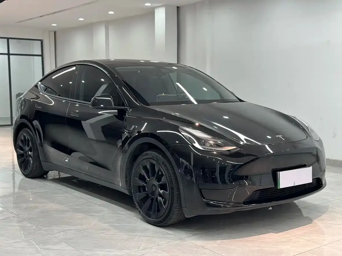 Tesla Model Y 2022 Facelift Rear-Wheel Drive Version — Фото автомобиля 3