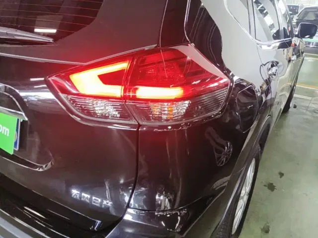 Nissan X-Trail — Фото автомобиля 7