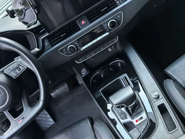 Audi A4L — Фото автомобиля 8