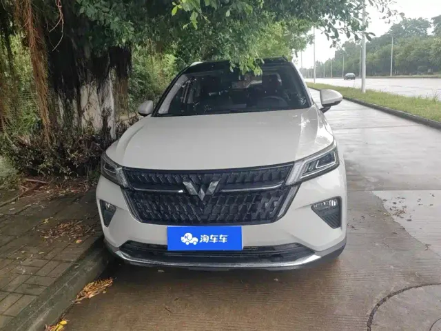 Wuling Asta — Фото автомобиля 2