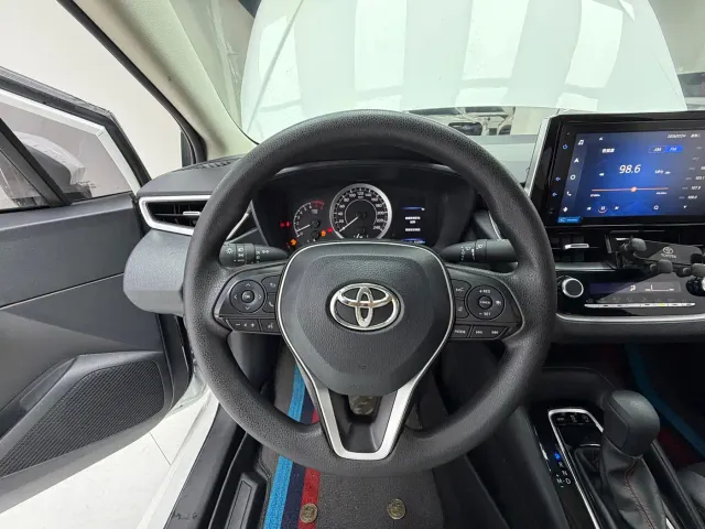 Toyota Corolla — Фото автомобиля 10