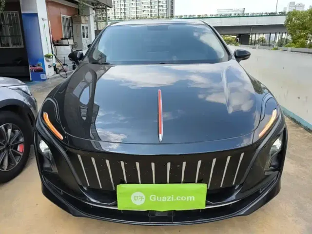 Hongqi E-QM5 — Фото автомобиля 2