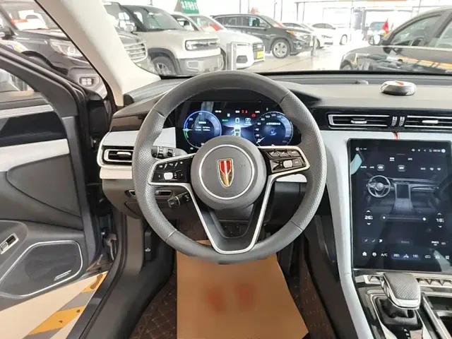 Hongqi H5 PHEV — Фото автомобиля 10